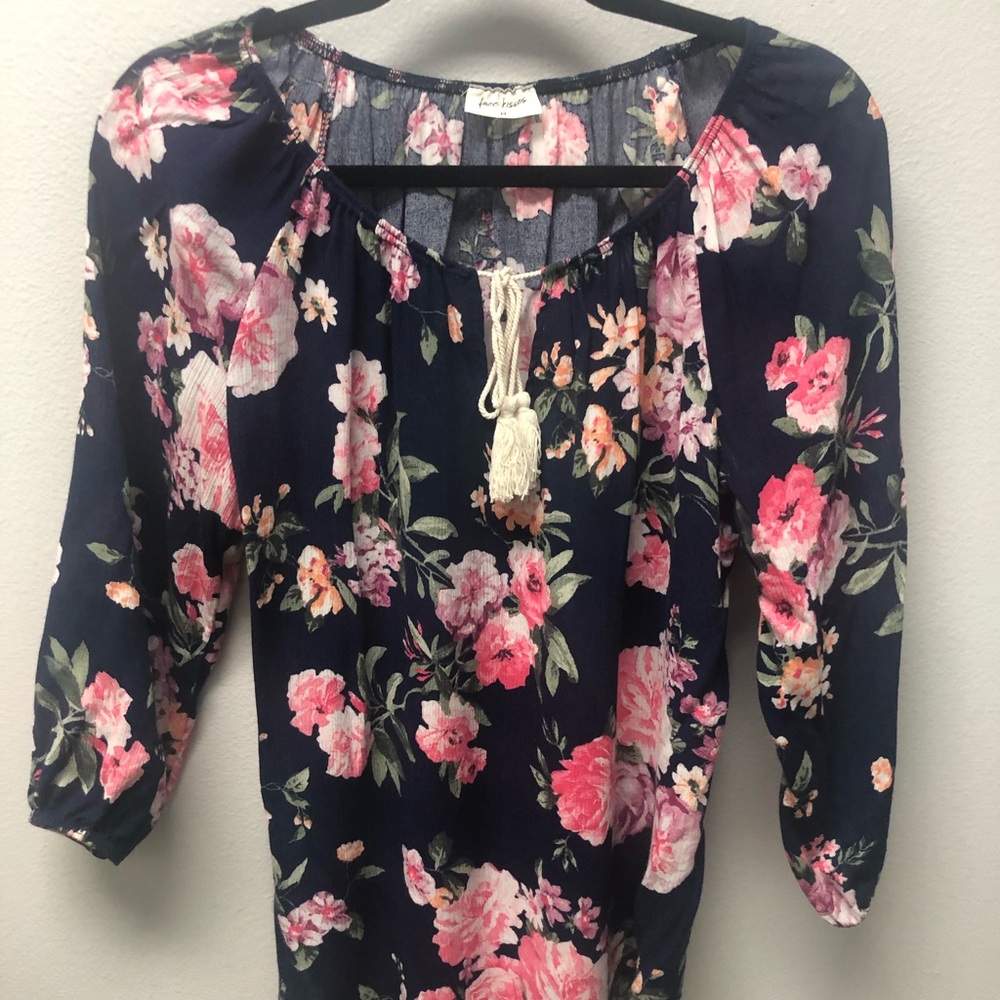 Free Kisses 3/4 length sleeve flowy blouse